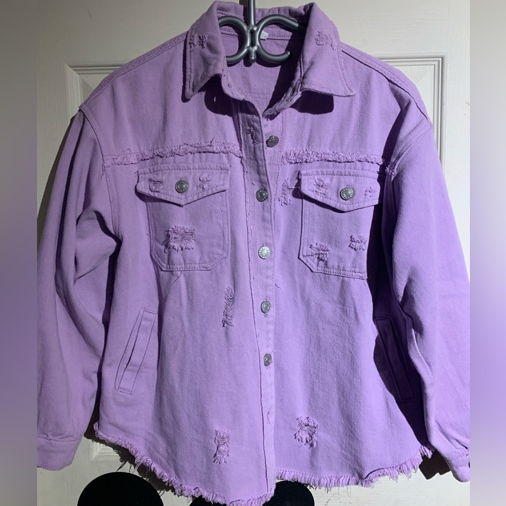 Unique purple jean jacket in excellent condition sz M